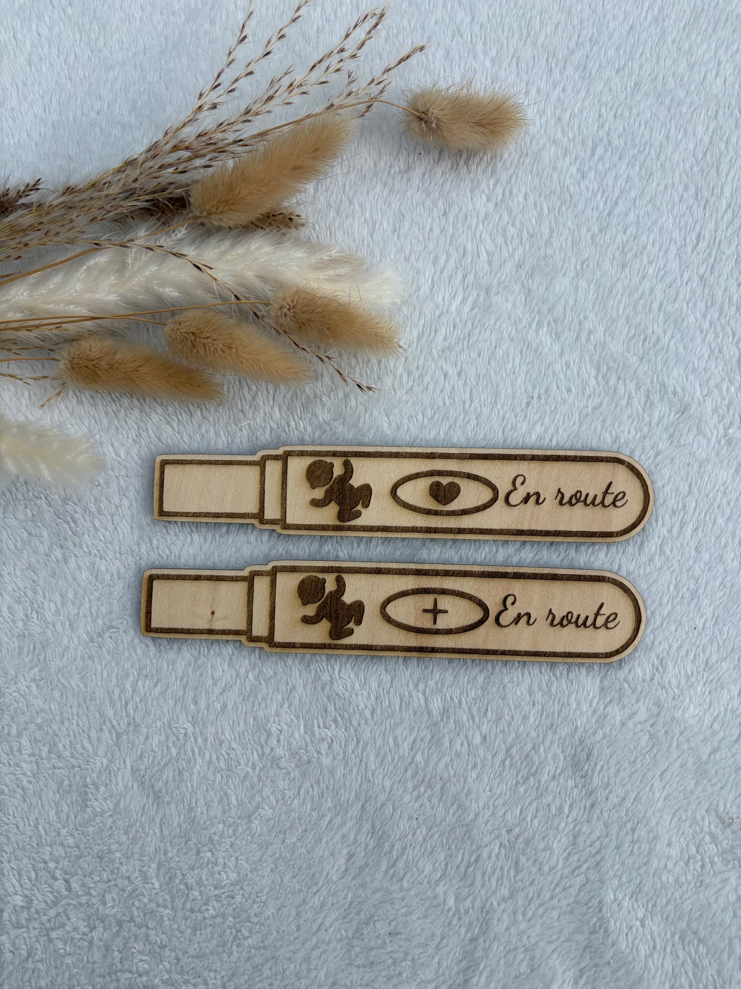 Test de grossesse bois gravé – Annonce grossesse originale personnalisée