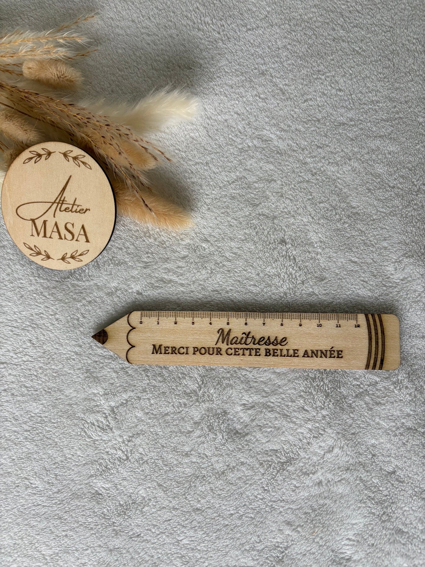 Règle crayon bois personnalisée gravure laser - Cadeau maîtresse