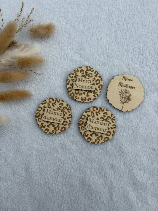 Magnet bois gravé personnalisé – Cadeau maman maîtresse nounou mamie