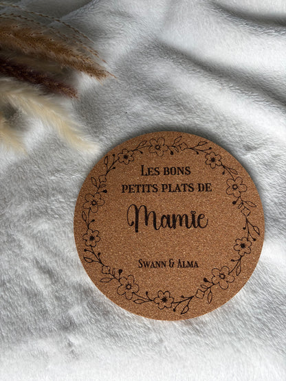 Dessous de plat liège gravé personnalisé – Cadeau maman mamie cuisine