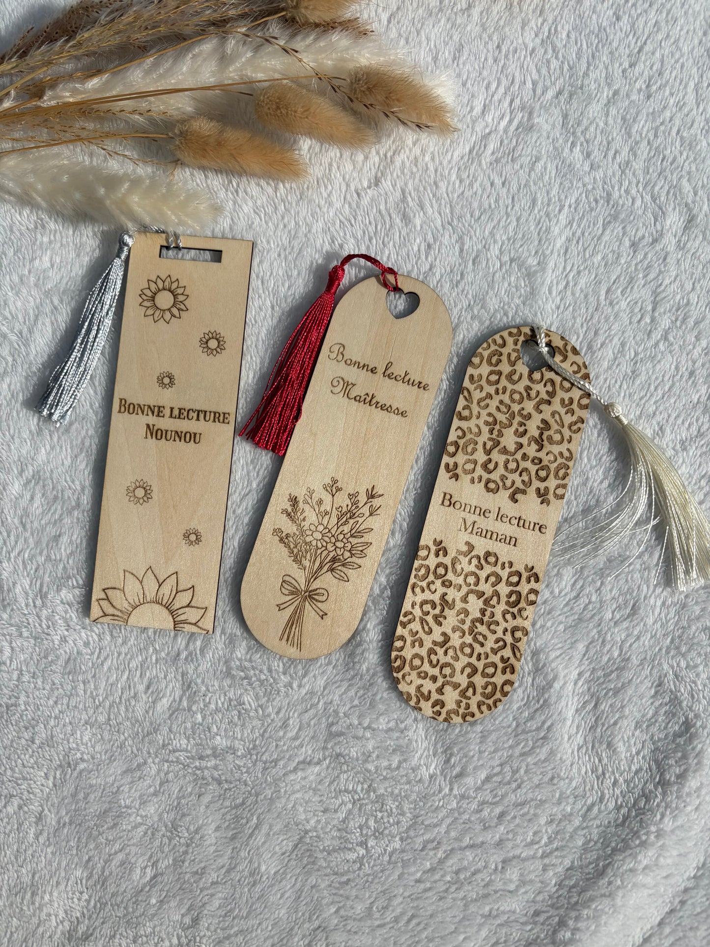 Marque-page bois gravé personnalisé – Cadeau lectrice maman maîtresse nounou