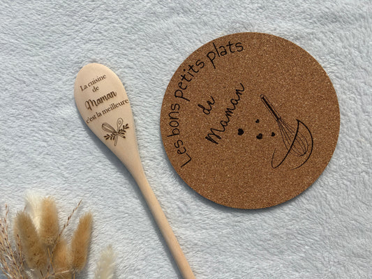Cuillère bois gravée personnalisée et dessous de table – Cadeau cuisine maman mamie