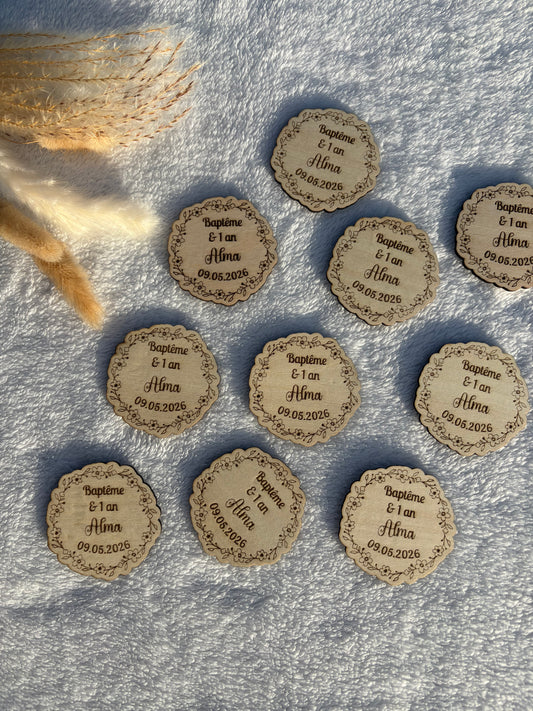 Magnet bois gravé personnalisé – Cadeau invité baptême mariage anniversaire