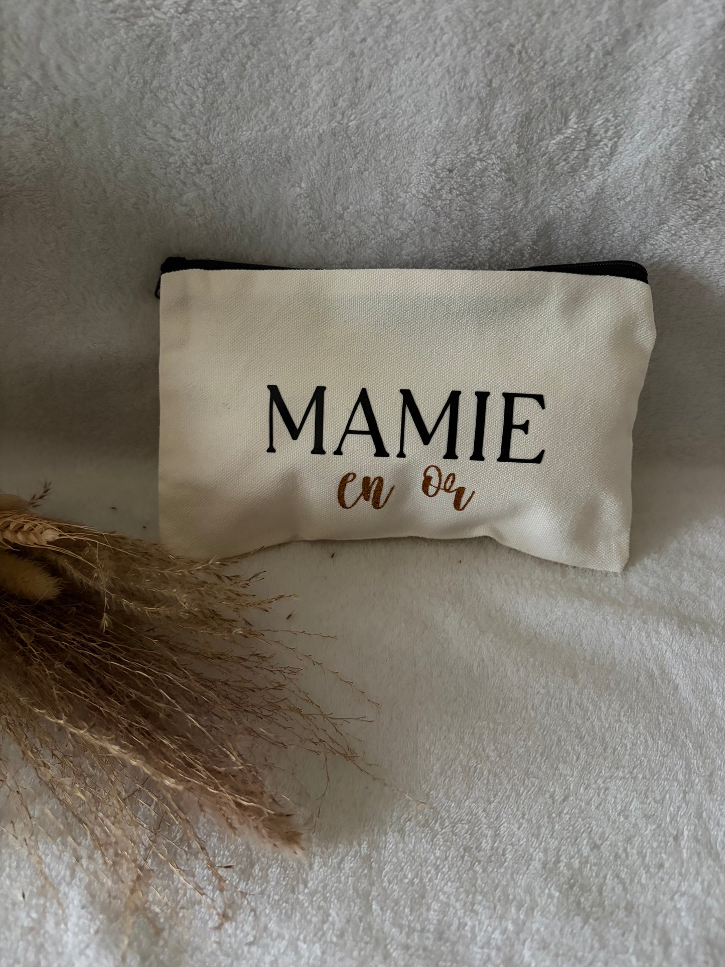 Trousse mamie en or