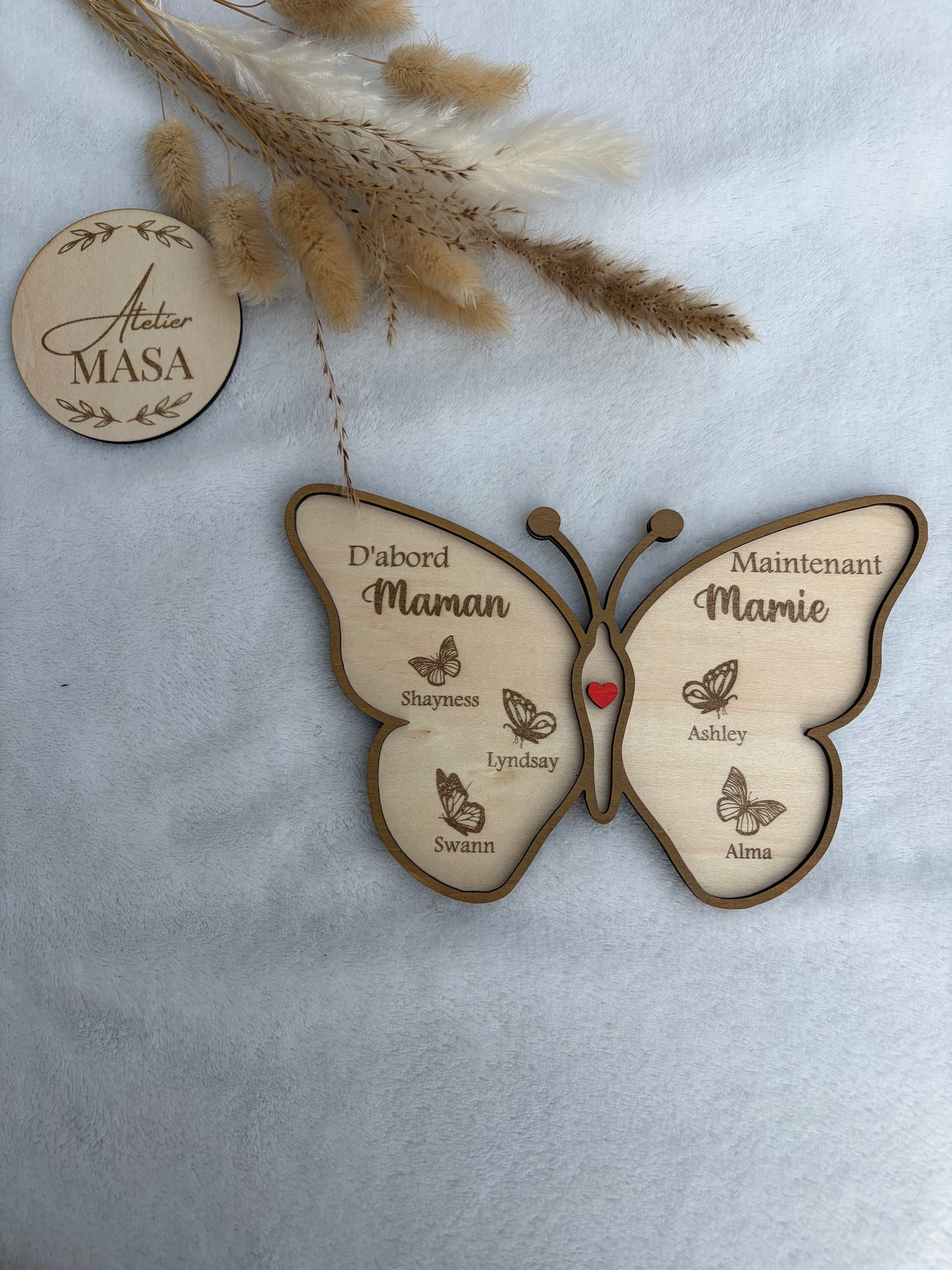 Papillon bois gravé personnalisé – Cadeau mamie maman prénoms enfants